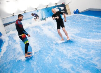 Vyhrajte vouchery na indoor surfing v Surf Areně