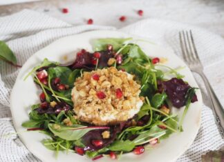 Zapečený kozí sýr s ořechy podle blogerky Romany Böhmové