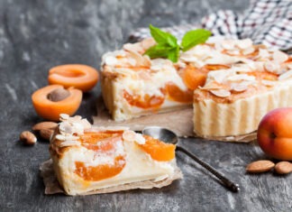 Upečte si meruňkový koláč s tvarohem