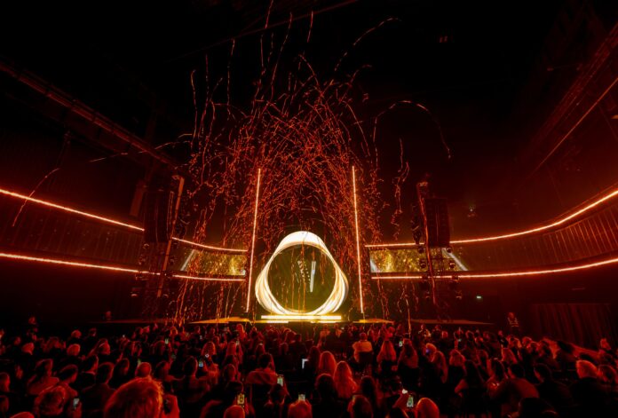 Představení IQOS ILUMA i X Seletti