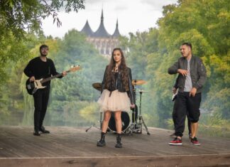 Mládí v před. Čtrnáctiletá Sofie Kovářová míří na hudební i módní podia