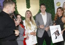 Andrea Verešová má charitativní kalendář. Křtila nadějná zpěvačka i slavný hokejista