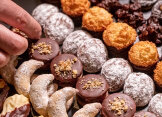 Recept: Linecké cukroví s višňovým či rybízovým džemem