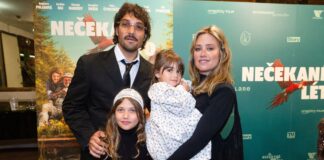 Emma se svou rodinou.