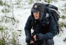 Přírodě na dosah: Jak snadno spatřit vzácného ptáka žijícího v Krušných horách? Fotograf Prokop Pithar pozorující ptáky.