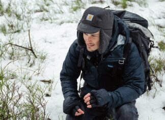 Přírodě na dosah: Jak snadno spatřit vzácného ptáka žijícího v Krušných horách? Fotograf Prokop Pithar pozorující ptáky.