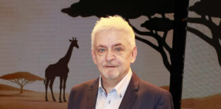 Michal Suchánek je spoluautor muzikálu Andělé.