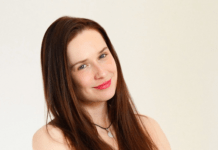 Lektorka jógy Hana Pekhart Cukrová.