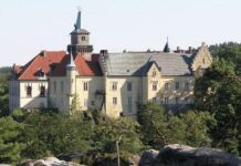 Tipy na výlet po Česku: Objevte krásy na dosah ruky Zámek Hrubá skála.