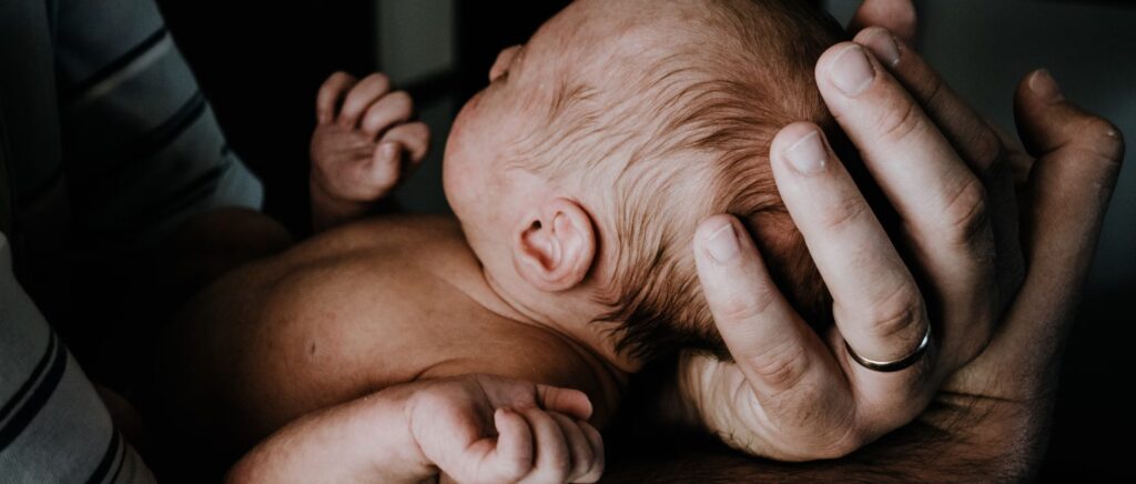 Zapomeňte na skalpel: Odstáté uši lze tvarovat už v prvních týdnech života