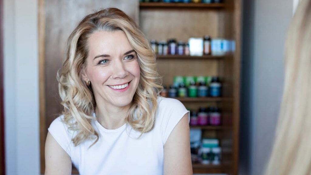 Hydratace pro tělo i mysl: jednoduchý průvodce pitným režimem