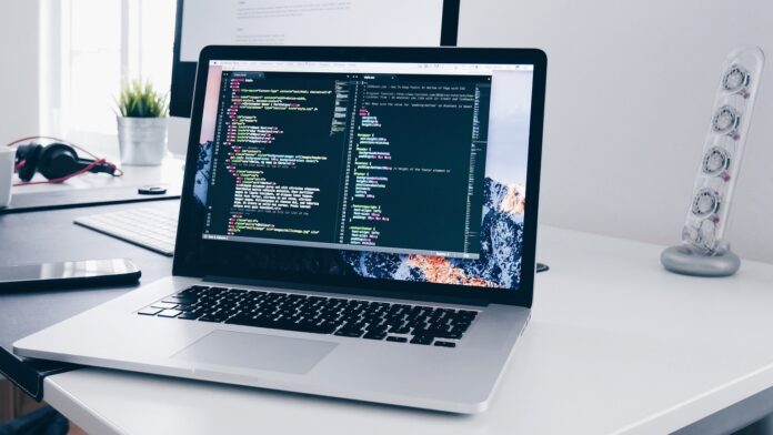 yeiferr-computer-4795762_1920