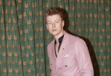 V dobrém i zlém. Zpěvák Adam Mišík o věrnosti Spartě i rivalitě se Slavií Zpěvák Adam Mišík fandí fotbalové Spartě.