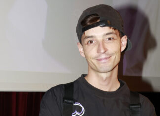 Měsíce sám na cestách: jak herec Denis Šafařík nachází klid v hektické době Herec Denis Šafařík natáčel rozhlasovou hru pro Audioteku.