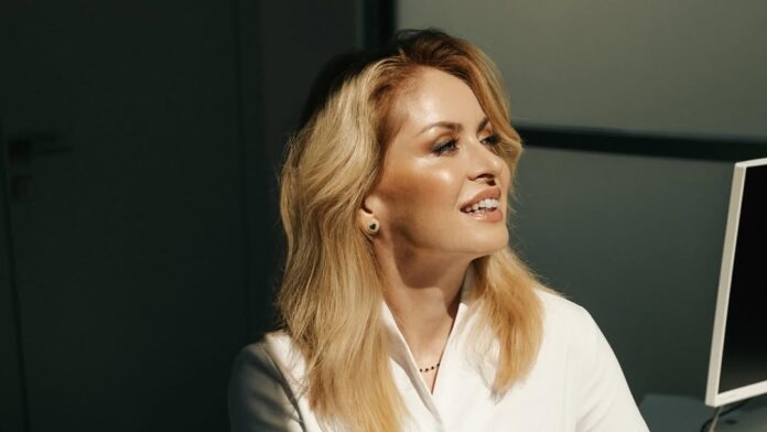 Rajská clinic Dermatoložka Lucie Rajská radí, jak se chránit před sluncem.