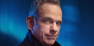 Charismatický šansoniér GAROU se vrací do Prahy