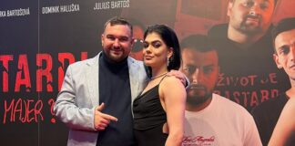 Režisér Tomáš Magnusek na premiéře svého nového filmu.