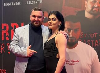 Režisér Tomáš Magnusek na premiéře svého nového filmu.